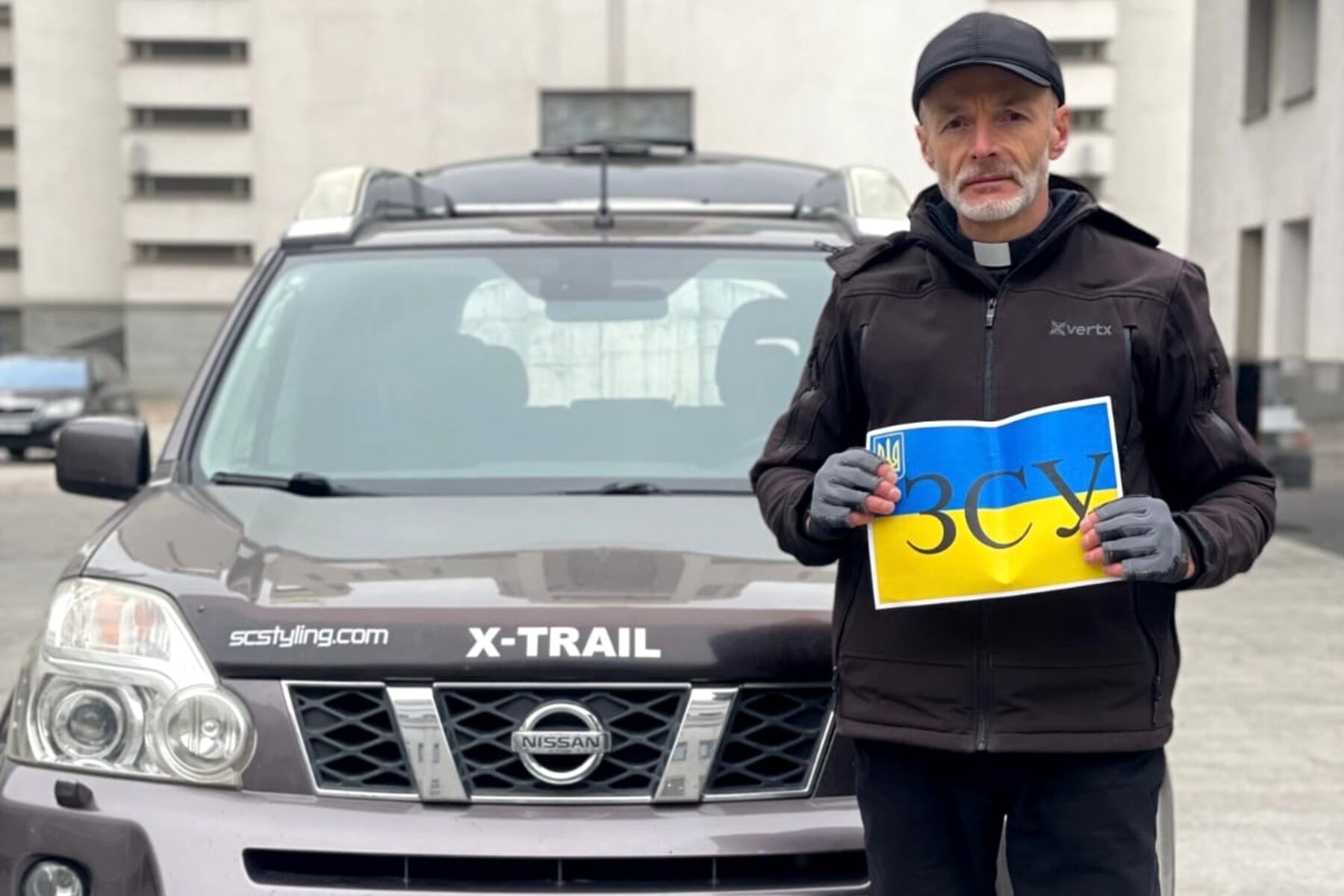 Auto für den Militärseelsorger der Verteidigungskräfte der Ukraine